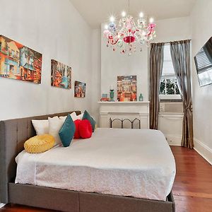 #9 King or 2-twins Suite